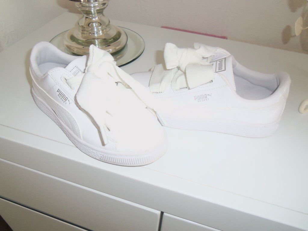 white puma trainers with ribbon laces
